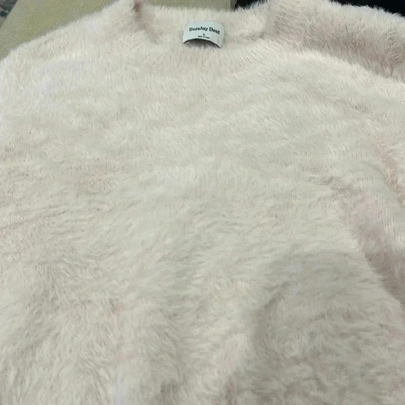 ARITZIA Sunday Best Kitten Sweater light pink  Size Small - Picture 8 of 9